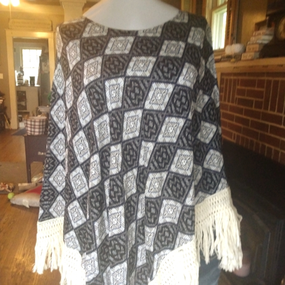 Fringed lightweight poncho